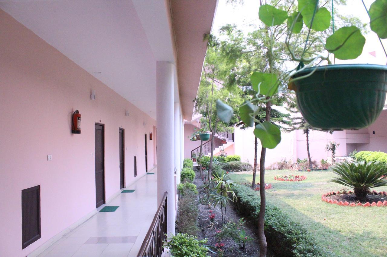 Greenwood Hotel Bhimtal Luaran gambar